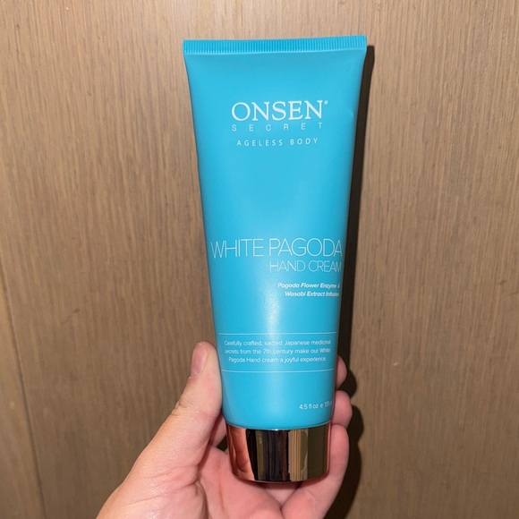 Onsen White Pagoda Hand Cream - Picture 2 of 4
